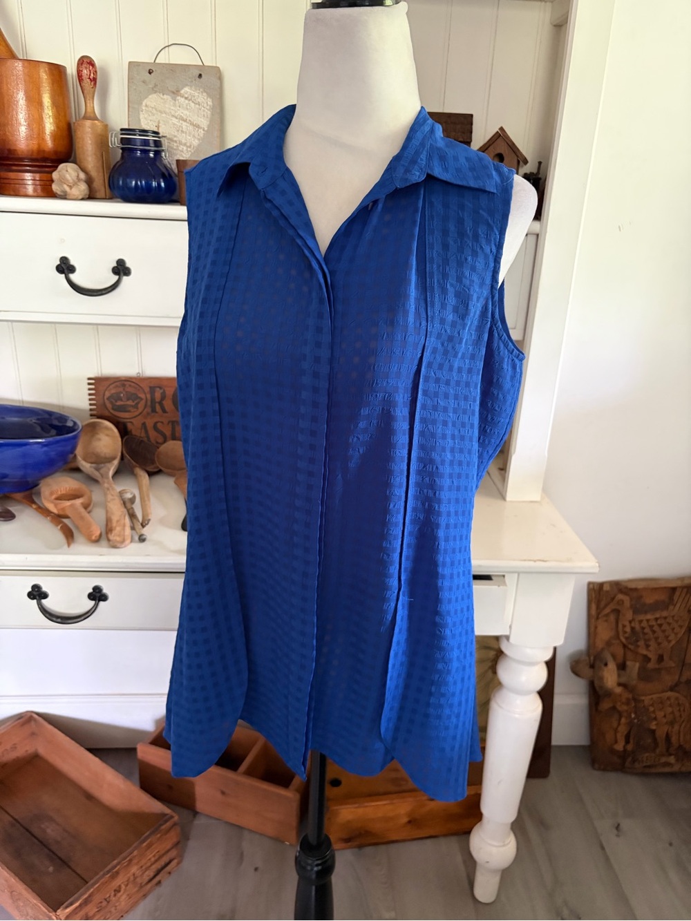 Lily Moss Blue Sleeveless Collared Women's Blouse